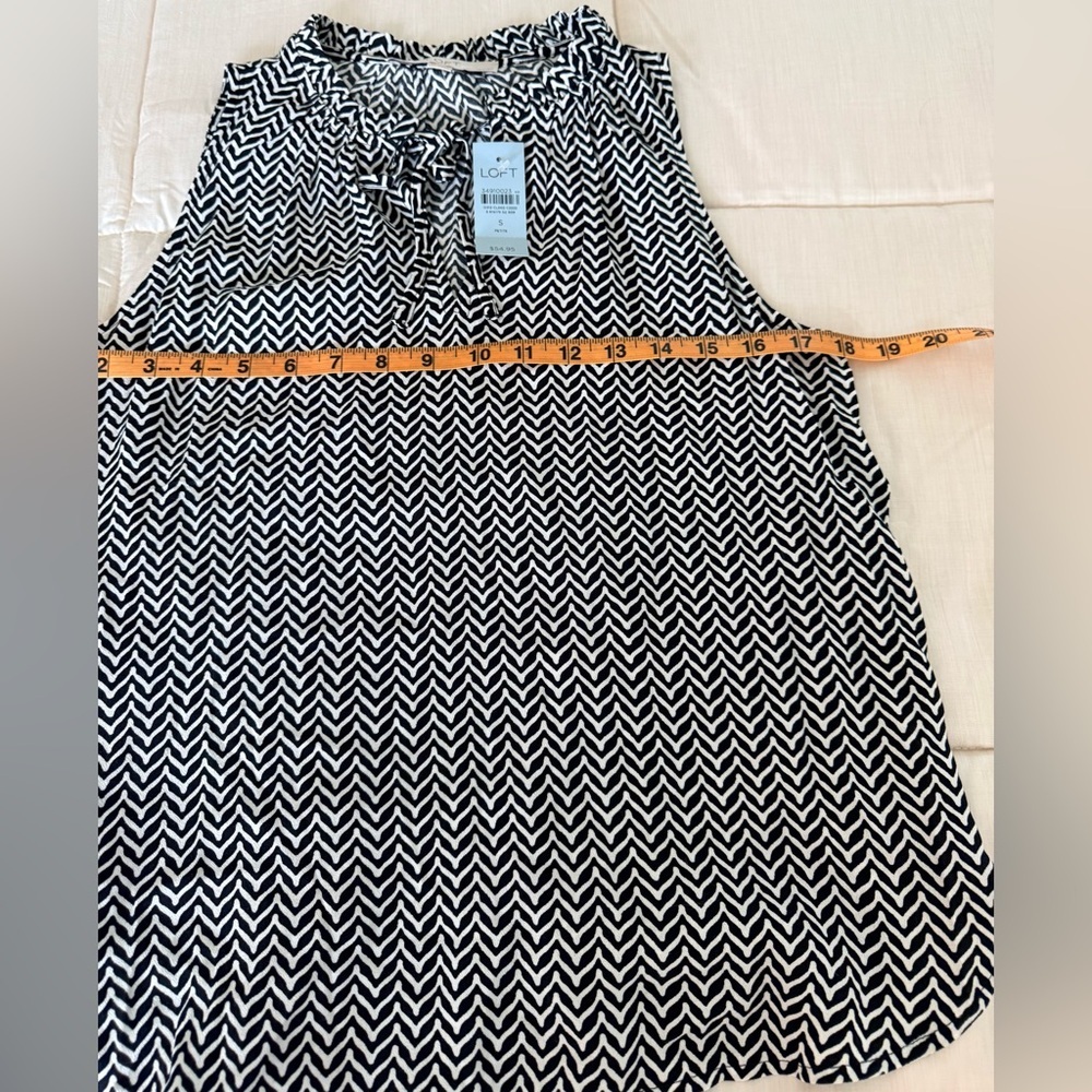 NWT Talbots black white chevron sleeveless ruffle neck preppy casual blouse S - Picture 6 of 9